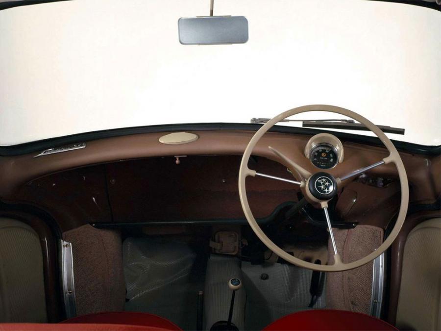 Торпедо Subaru 360 1958 года  (фото 2 из 16)